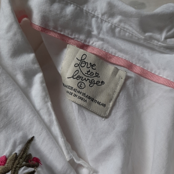 2/$20 Lounge cotton embroidered shirt - Picture 5 of 5